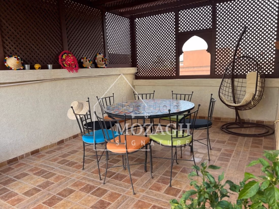 Bella villa con 4 camere da letto e piscina privata a Targa