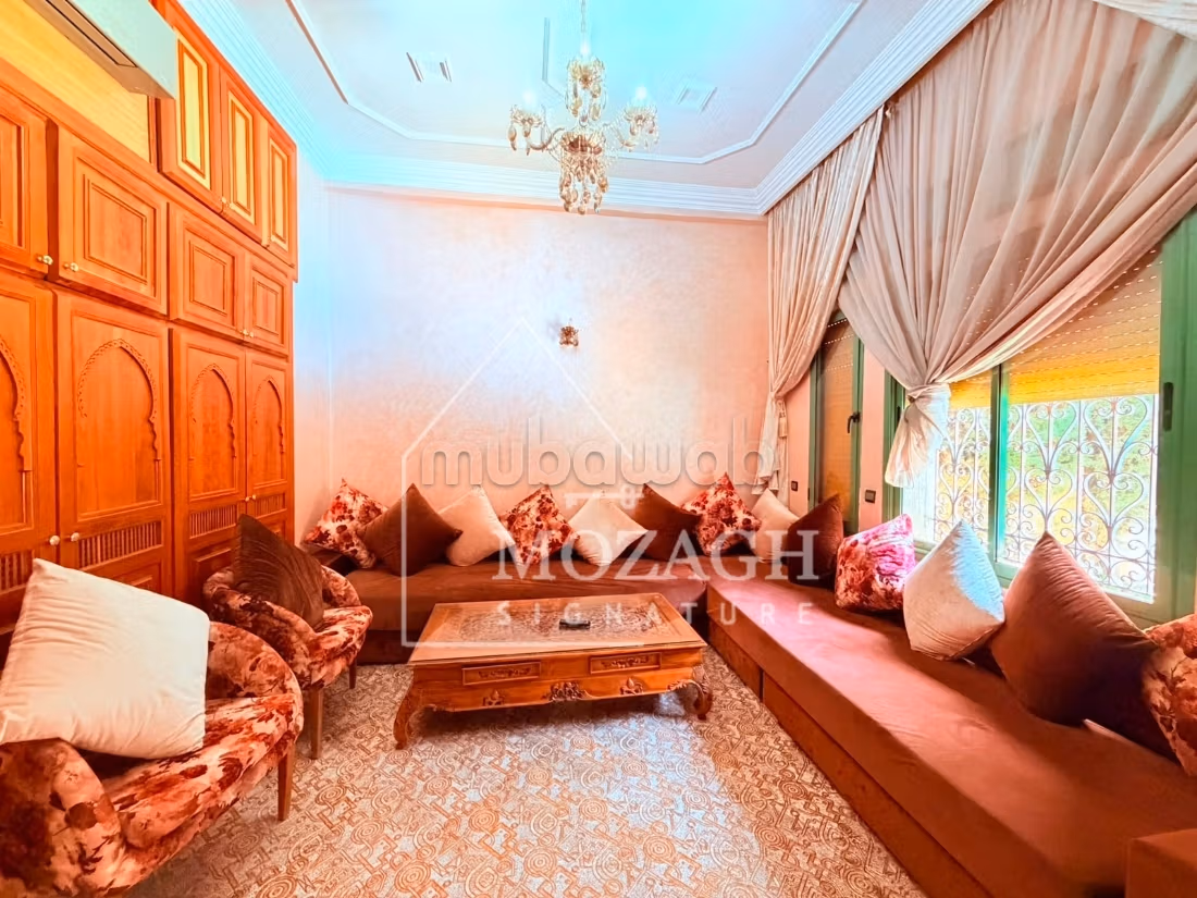 Bella villa con 4 camere da letto e piscina privata a Targa