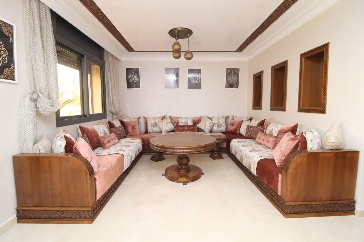 Casa di lusso in vendita a Ben Serguaou. 4 belle camere da letto. Garage e terrazzo