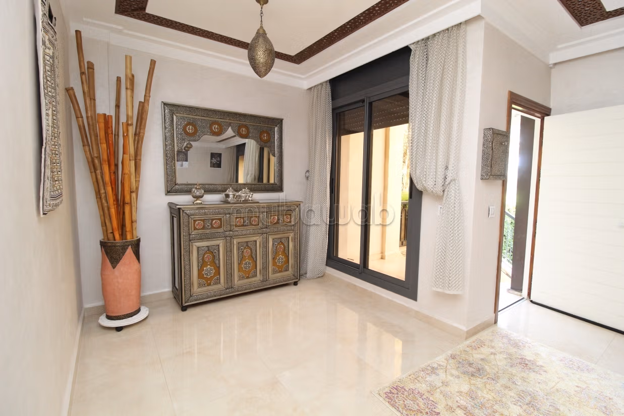 Casa di lusso in vendita a Ben Serguaou. 4 belle camere da letto. Garage e terrazzo