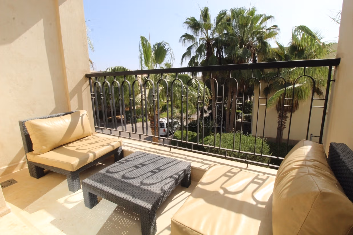 Casa di lusso in vendita a Ben Serguaou. 4 belle camere da letto. Garage e terrazzo