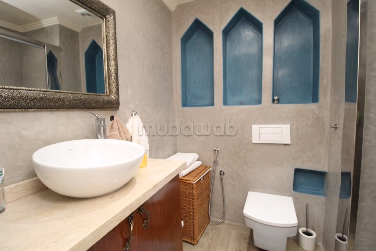Casa di lusso in vendita a Ben Serguaou. 4 belle camere da letto. Garage e terrazzo