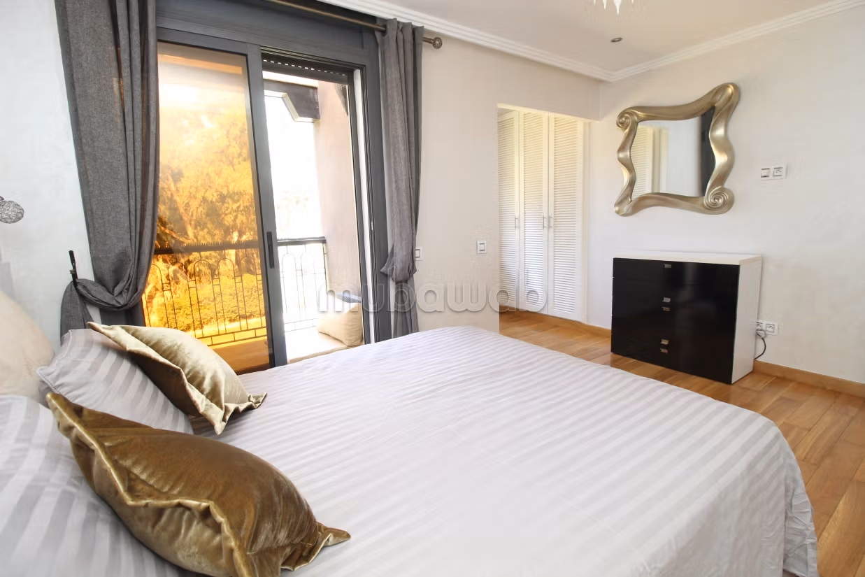 Casa di lusso in vendita a Ben Serguaou. 4 belle camere da letto. Garage e terrazzo