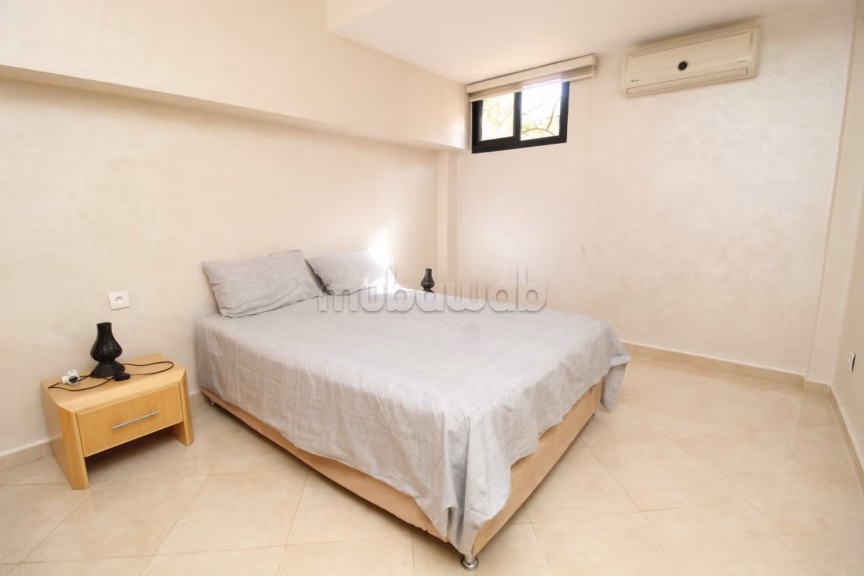 Casa di lusso in vendita a Ben Serguaou. 4 belle camere da letto. Garage e terrazzo