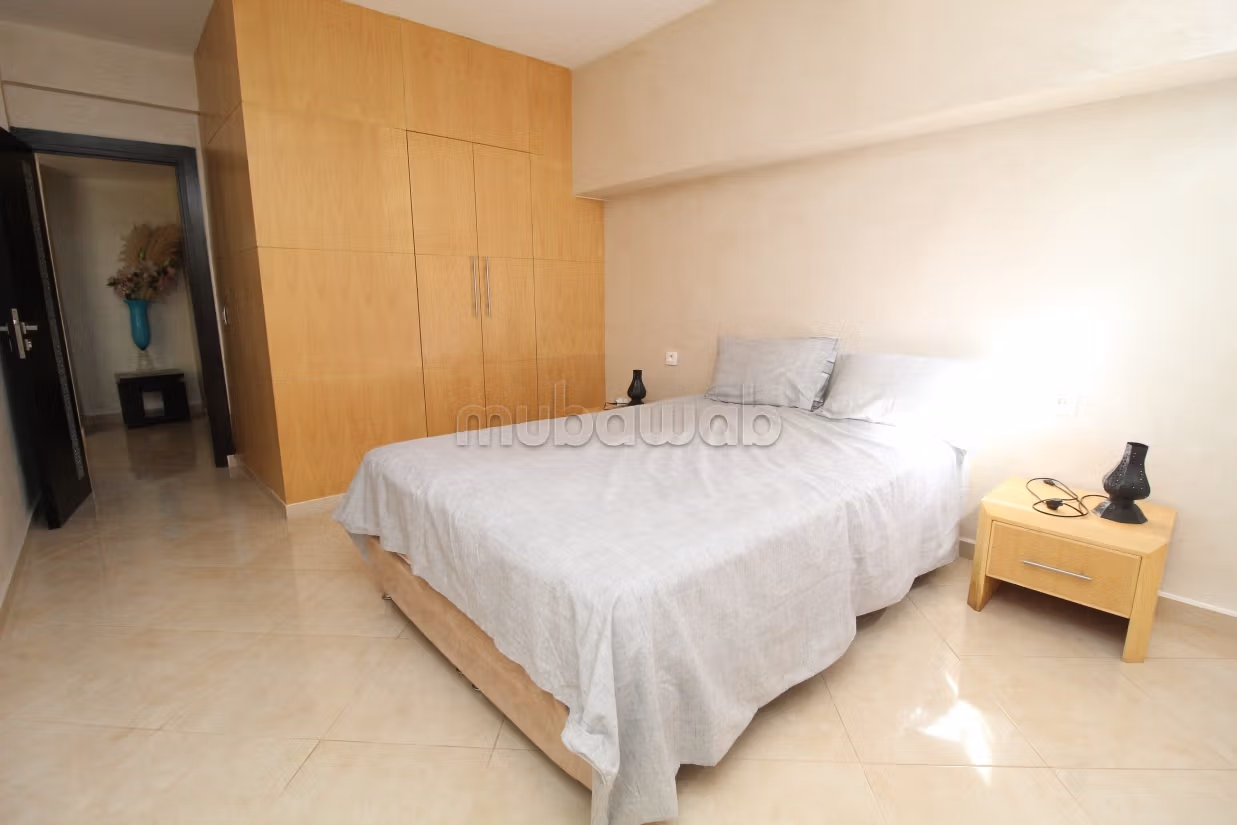 Casa di lusso in vendita a Ben Serguaou. 4 belle camere da letto. Garage e terrazzo