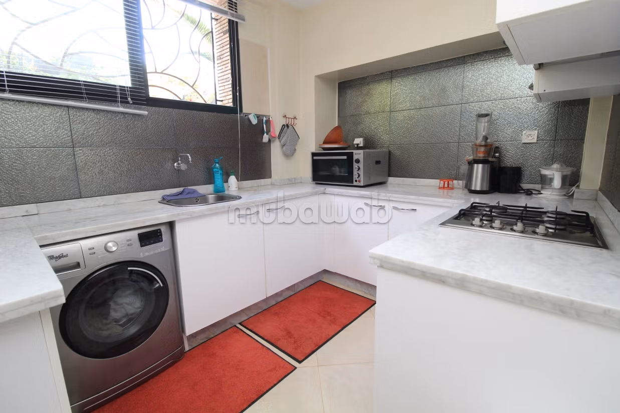 Casa di lusso in vendita a Ben Serguaou. 4 belle camere da letto. Garage e terrazzo