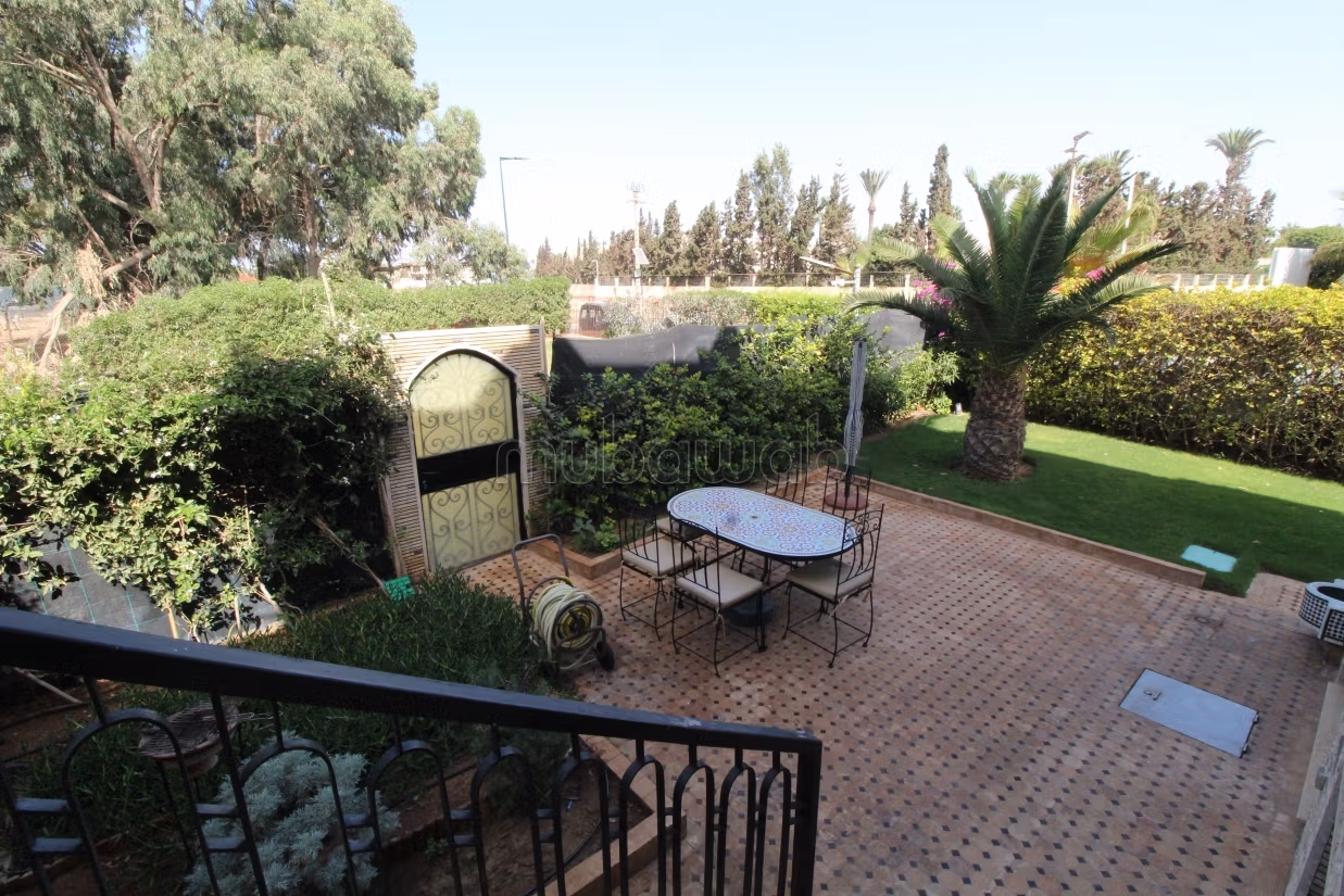 Casa di lusso in vendita a Ben Serguaou. 4 belle camere da letto. Garage e terrazzo