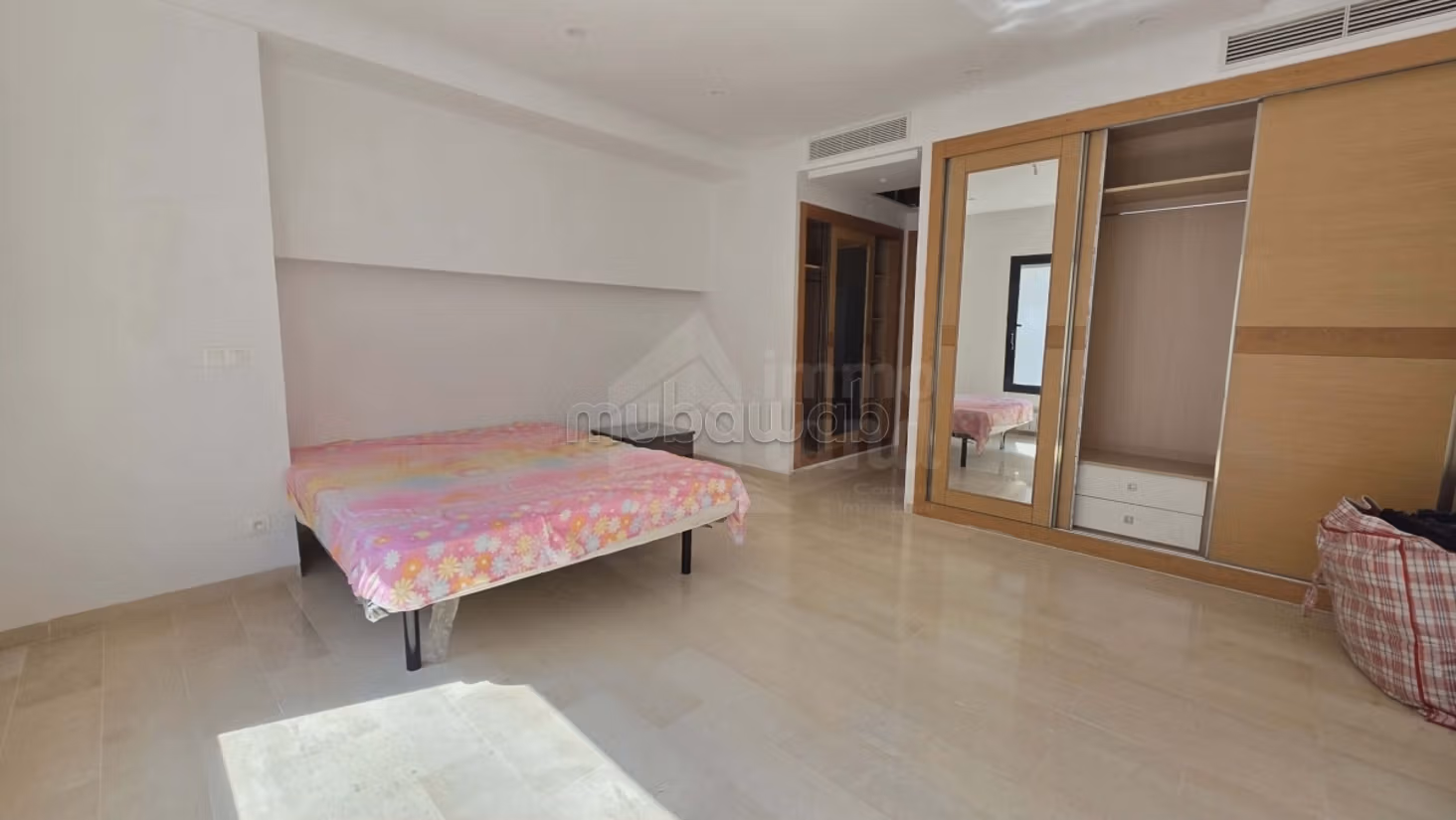 In vendita un triplex S3 con giardino a Soukra
