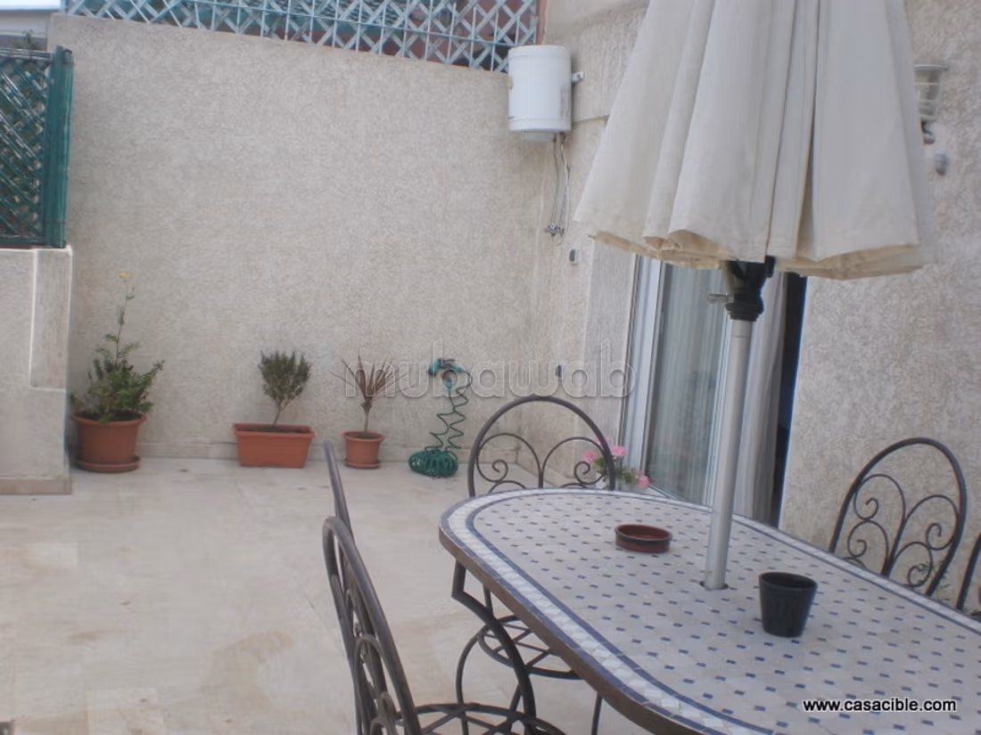 Mers sultan: Posizione studio arredato con terrazza