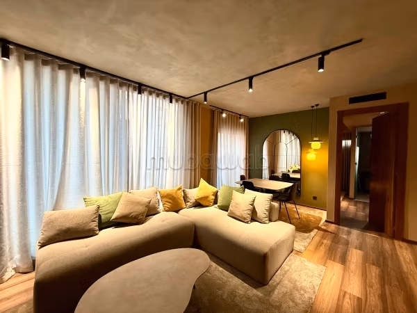 In Location Meublé: Magnifico Studio Nuovo Mai Abitato nel Cuore del Quartiere Gauthier, Residenza con Palestra