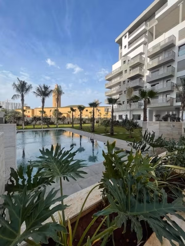 Zeer mooi appartement in Gauthier tegenover twin center