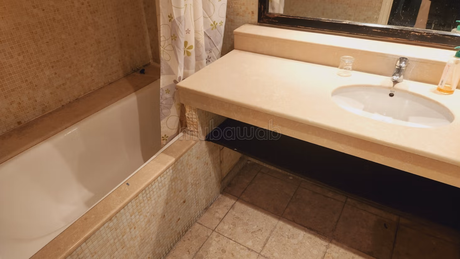 Opportunité a saisir à racine appartement vide à la location — 2