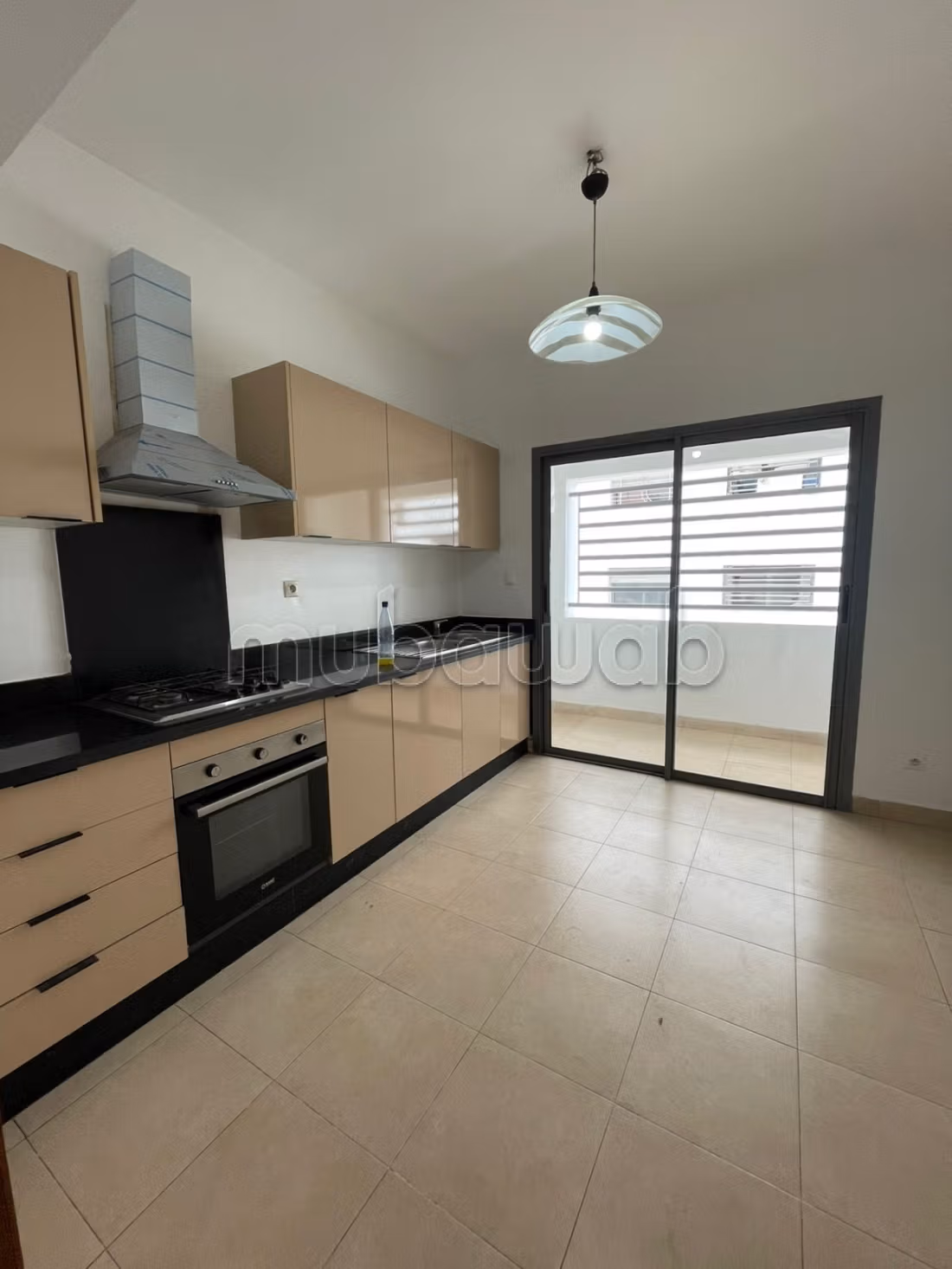 À louer – Appartement vide – Quartier Socrate — 2