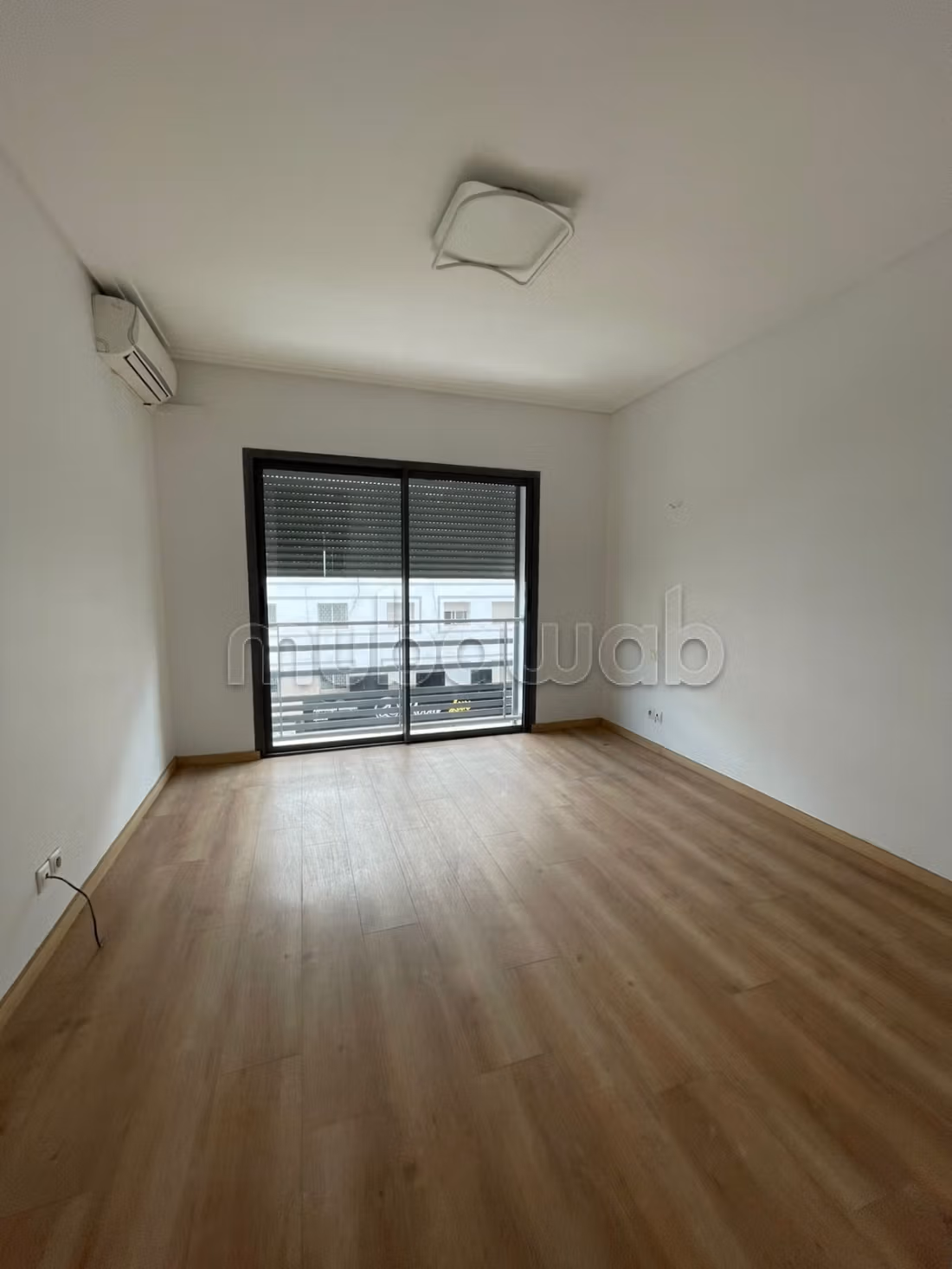 À louer – Appartement vide – Quartier Socrate — 5