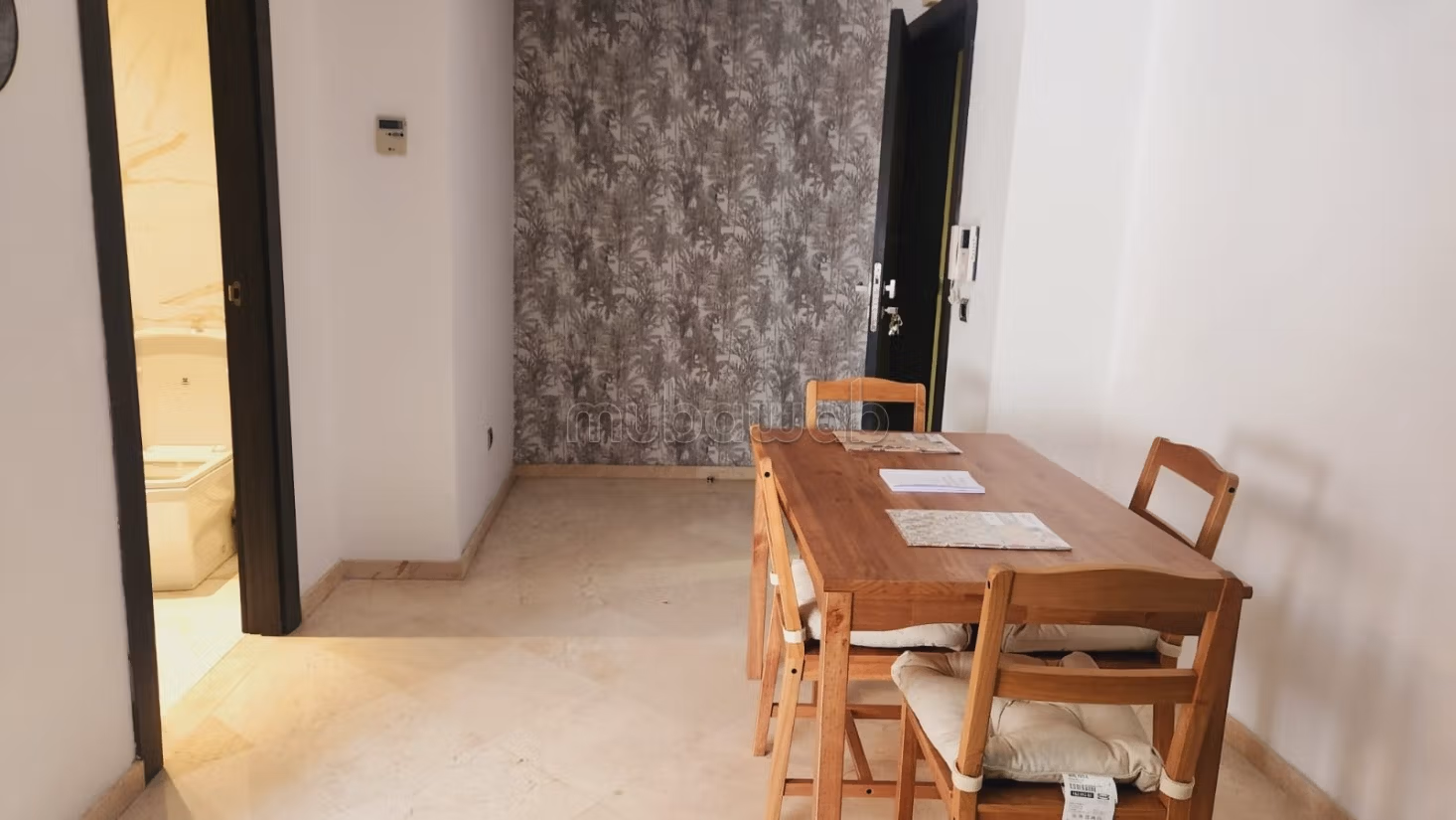 Location Superbe studio meublé en plein cœur de Racine — 3