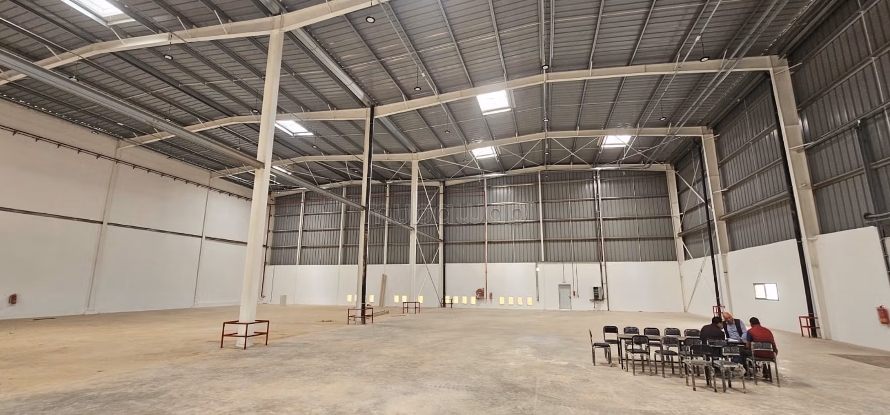 Hangar industriel de 1.000 m a la location pour activité stockage zone industrielle Chellallate