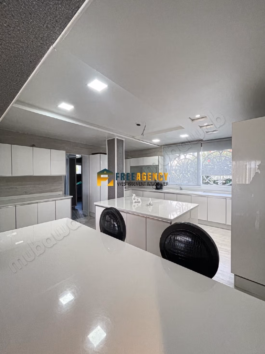 Luxe villa te huur - Mediona buurt