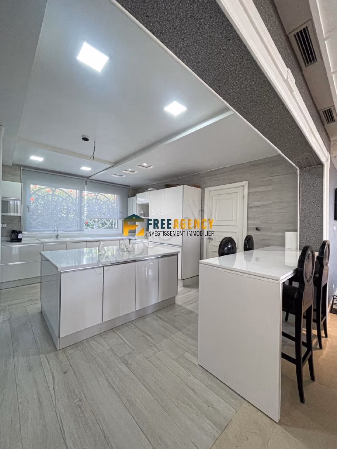 Luxe villa te huur - Mediona buurt