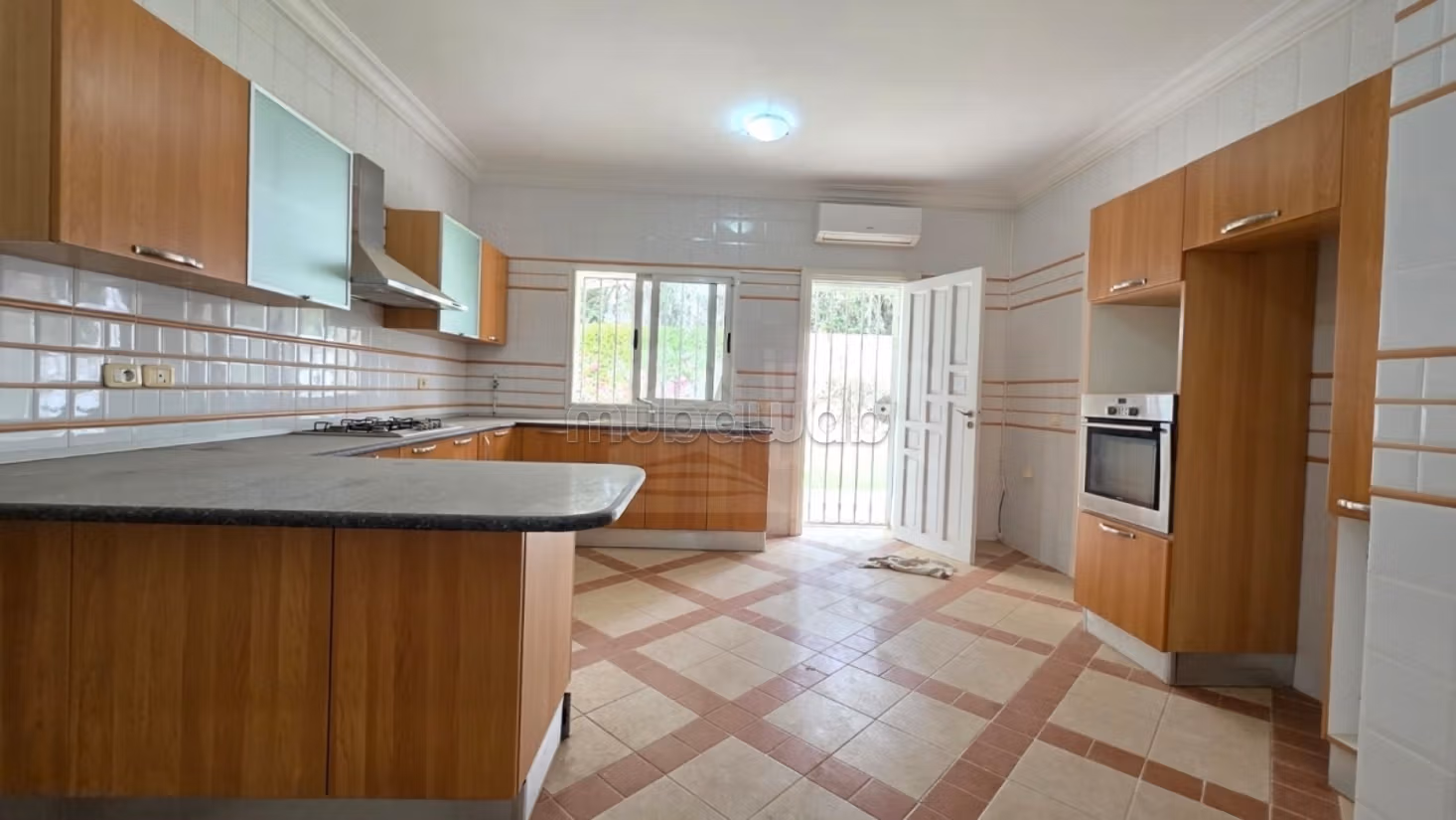 Villa S4 con giardino a Soukra