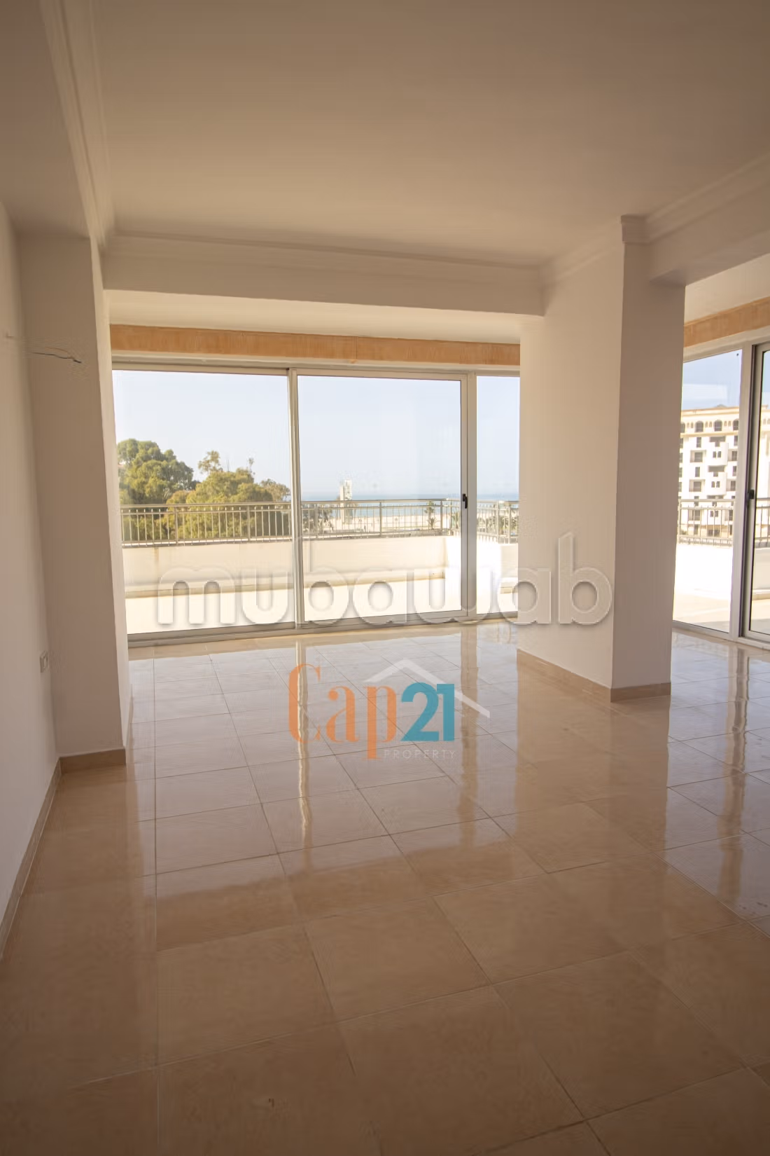 Spacieux appartement vide à vendre au centre — 5