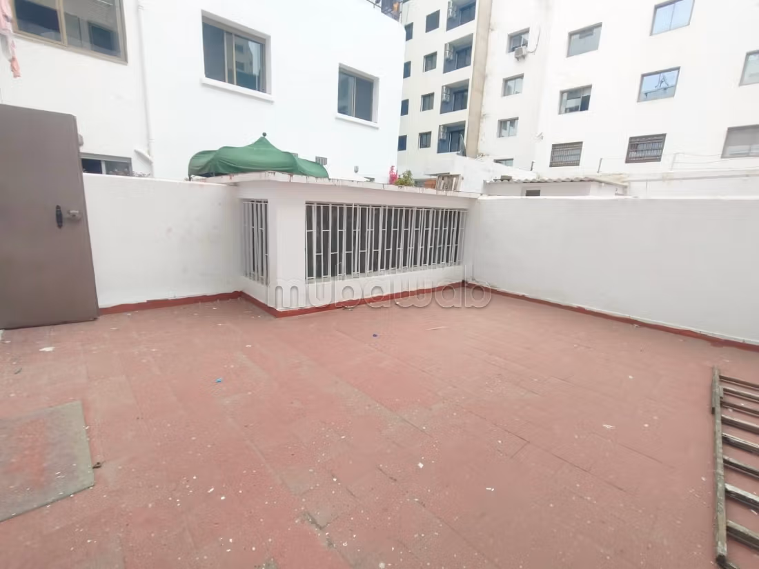 Appartement vide ou meublé centreville 
TRAM — 4