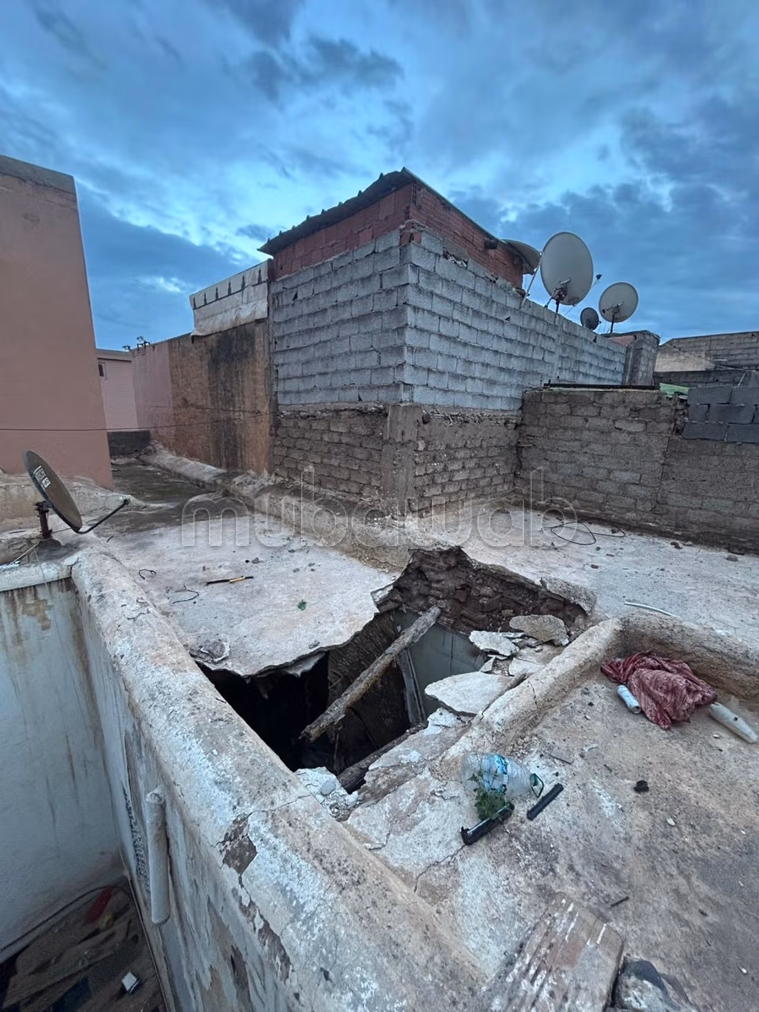 Este riad puede ser tuyo en Moulay Lyazid. 7 dormitorios