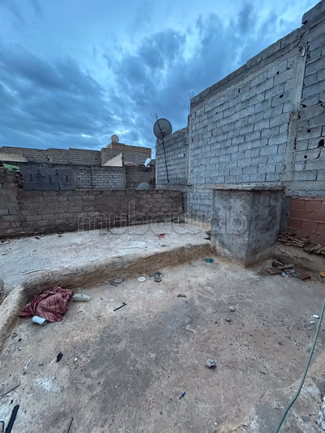 Este riad puede ser tuyo en Moulay Lyazid. 7 dormitorios