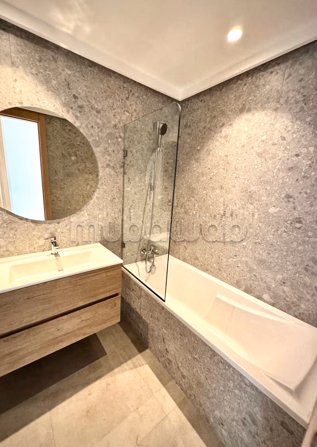 CFC 2CH HAUTE GAMME 120m2 
G terrasse ensoleillée