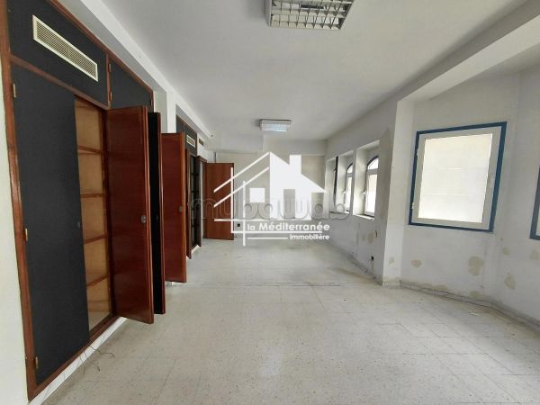 A louer Bureau h4 au centre ville Tunis