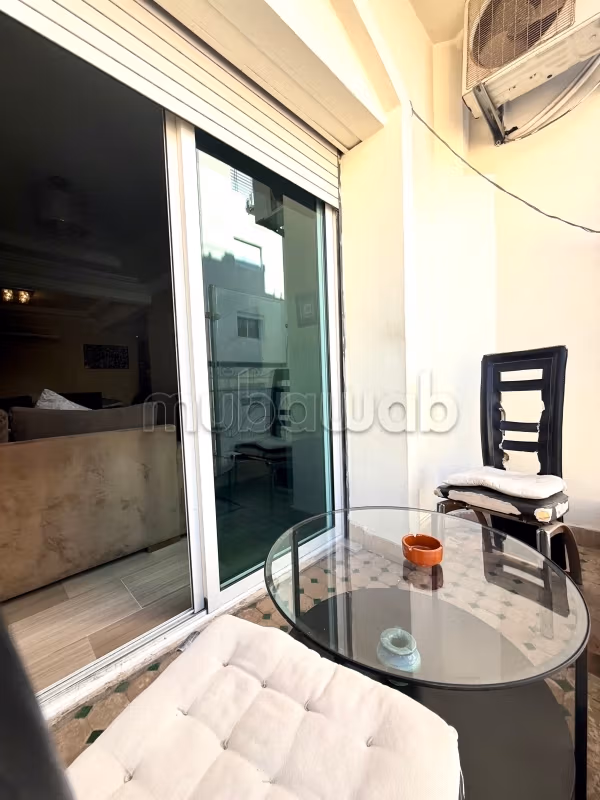 Vend appartement à Les princesses. 
3 chambres