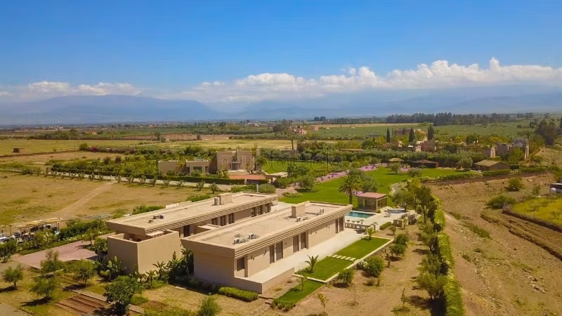 Villa de haut standing à louer à Route de l'Ourika. 
6 belles chambres