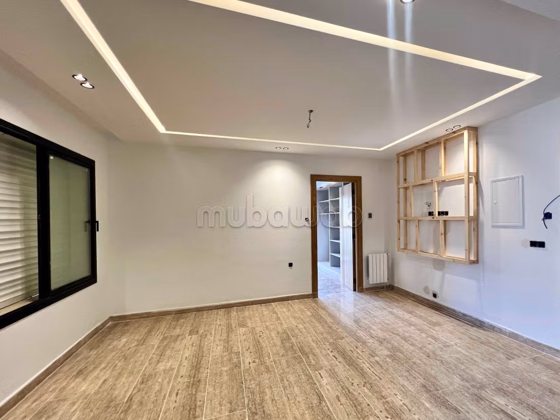 A vendre APPARTEMENT S1 avec terrasse à Ennasr 1