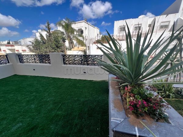 A vendre APPARTEMENT S1 avec terrasse à Ennasr 1