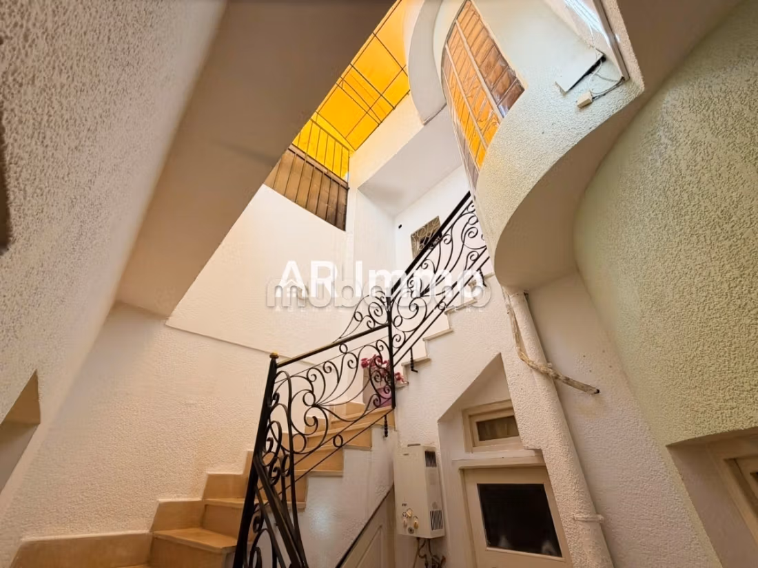 Casa R1 con Spazio Commerciale a Tebourba