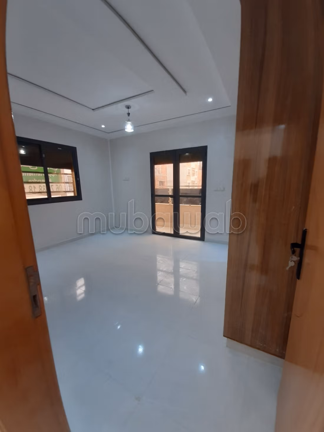 Se vende piso cerca de Sidi Yahya. 3 hermosas habitaciones. Aislamiento acústico, puerta de seguridad.
شقة للبيع بالقرب من سيدي يحيى. ثلاث غرف نوم جميلة. عازلة للصوت، مزودة بباب أمان