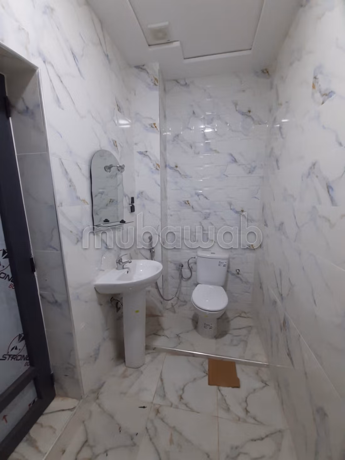 Se vende piso cerca de Sidi Yahya. 3 hermosas habitaciones. Aislamiento acústico, puerta de seguridad.
شقة للبيع بالقرب من سيدي يحيى. ثلاث غرف نوم جميلة. عازلة للصوت، مزودة بباب أمان