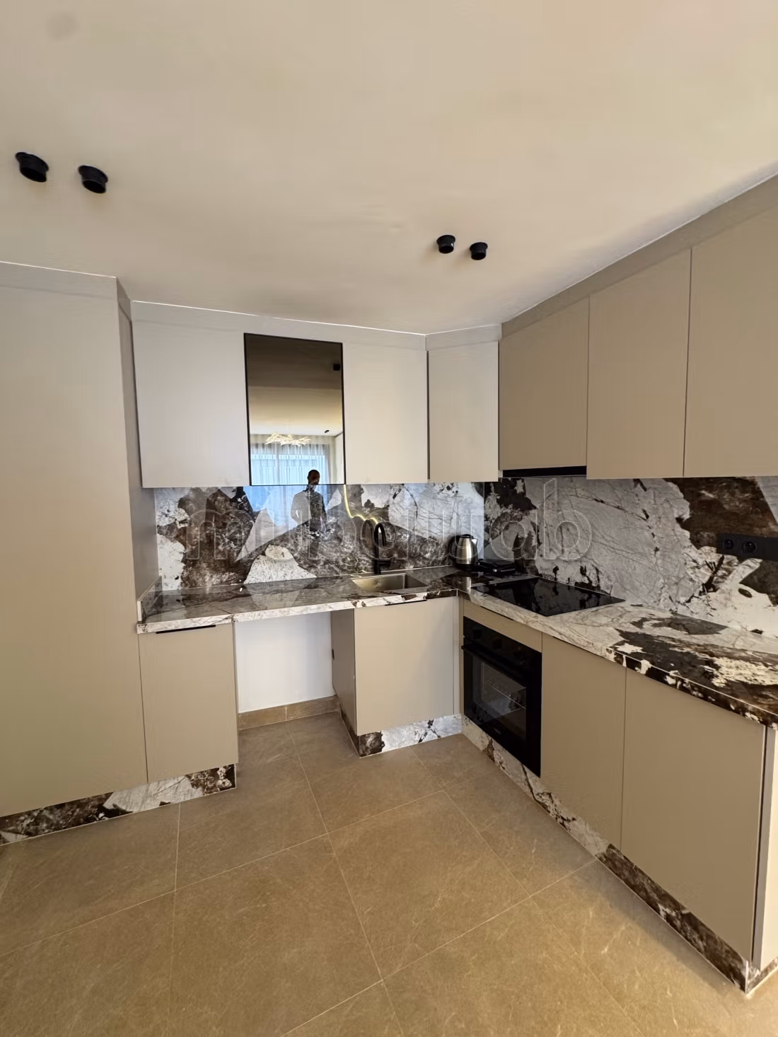 Appartement à l'achat à Les princesses. 1 chambre. Salon typique marocain, résidence sécurisée — 2