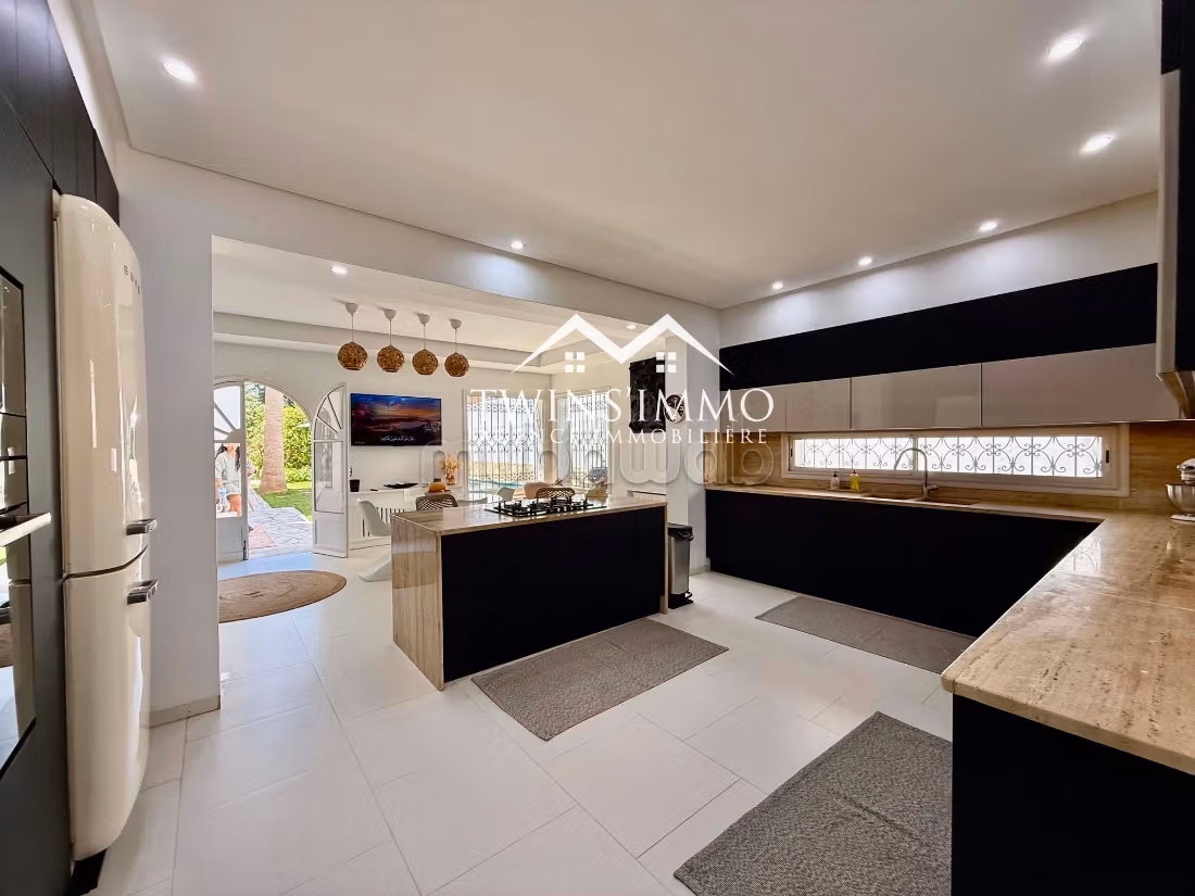 Magnifica villa ristrutturata a Gammarth Supérieur