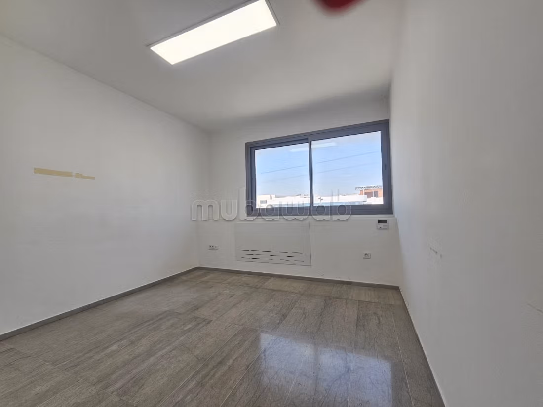 A louer bureau de 277 m² au lac 3