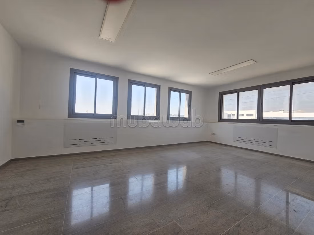 A louer bureau de 277 m² au lac 3