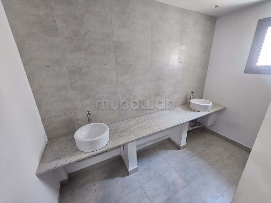 A louer bureau de 277 m² au lac 3