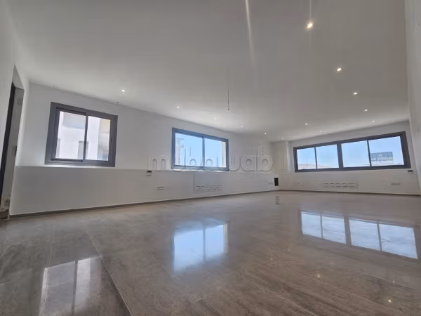 A louer bureau de 277 m² au lac 3
