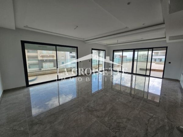 Penthouse s3 avec terrasse aux Jardins de Carthage