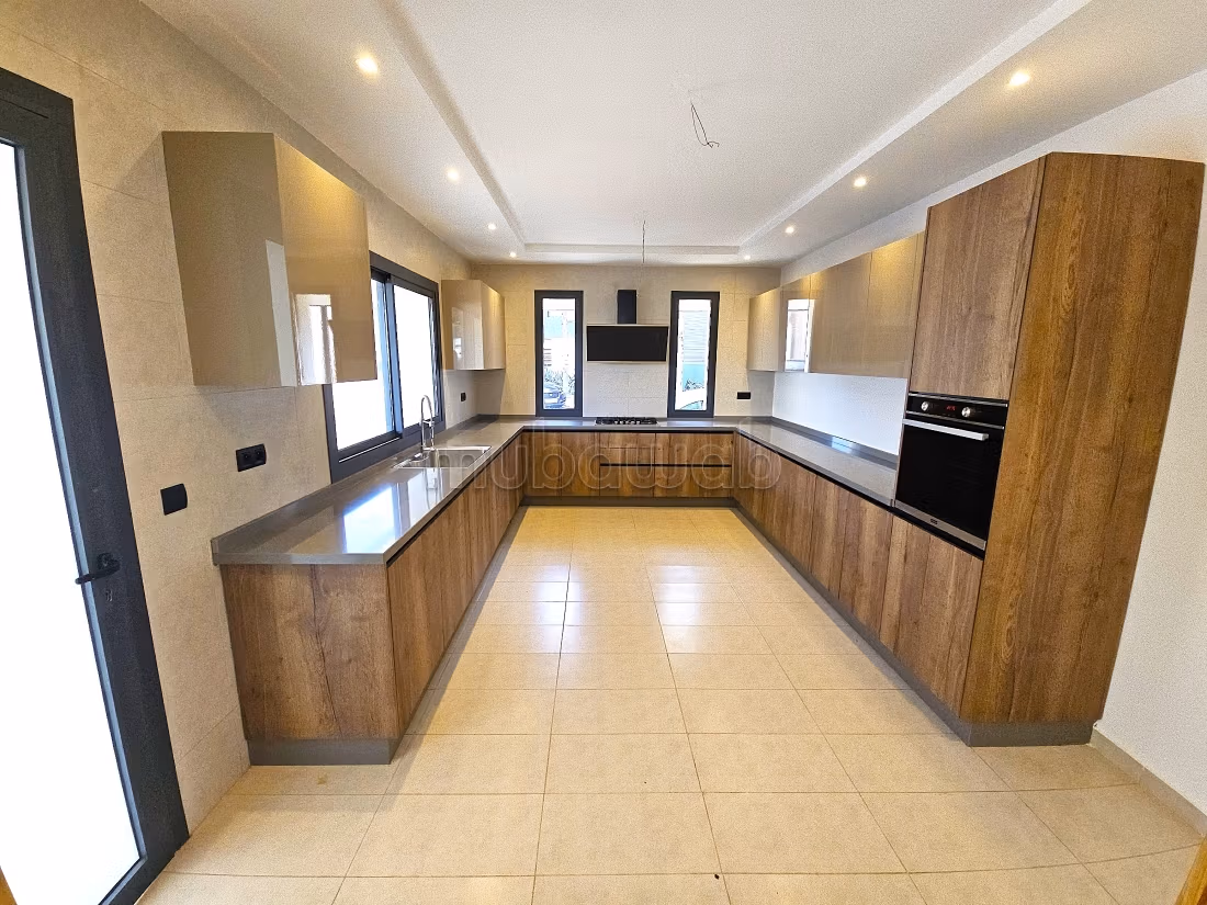 Magnifica Villa 4 Suite con Piscina El Menzeh