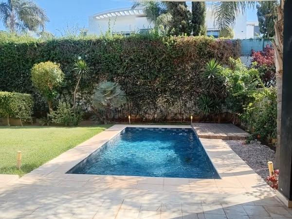 Villa moderne résidence bouskoura