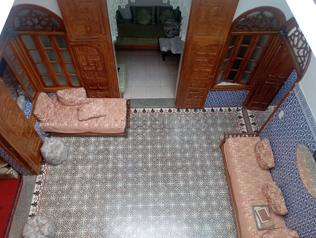 Vind je riad om te kopen in Medina. 9 comfortabele kamers. Goed ingericht