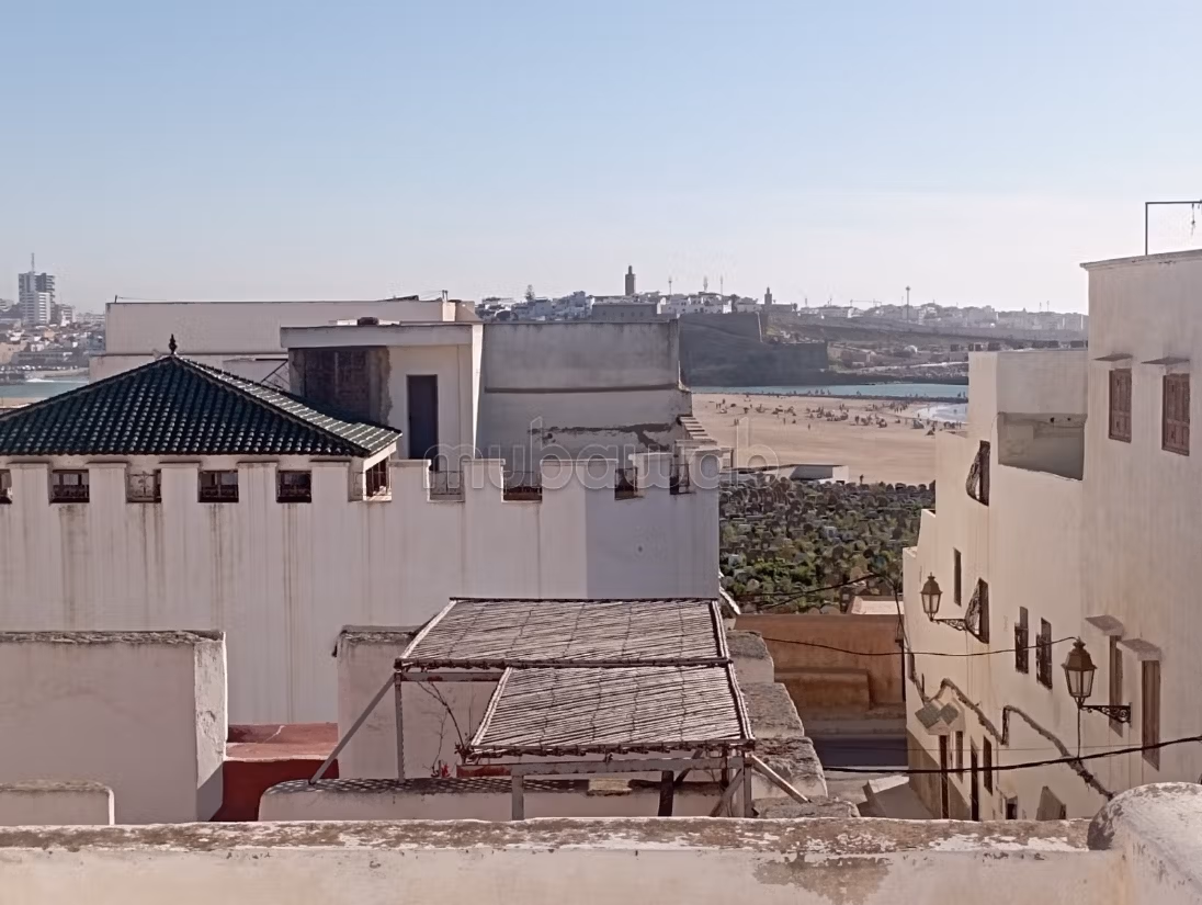 Vind je riad om te kopen in Medina. 9 comfortabele kamers. Goed ingericht