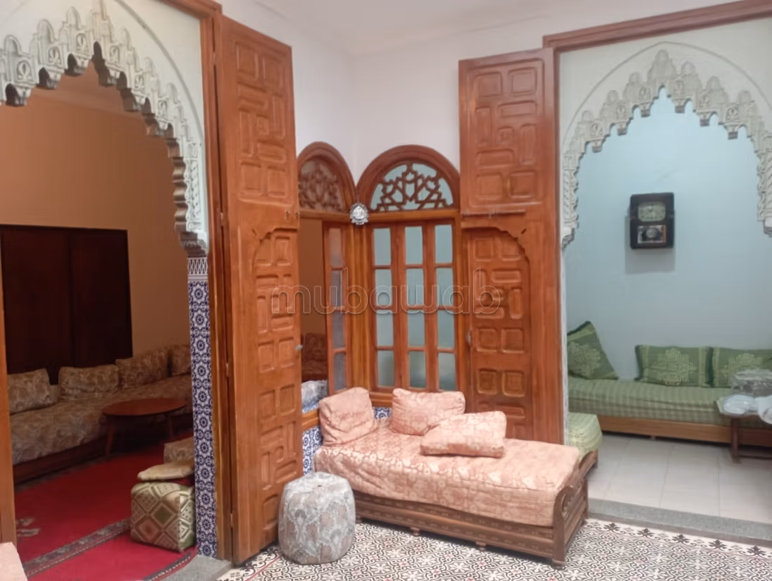 Vind je riad om te kopen in Medina. 9 comfortabele kamers. Goed ingericht