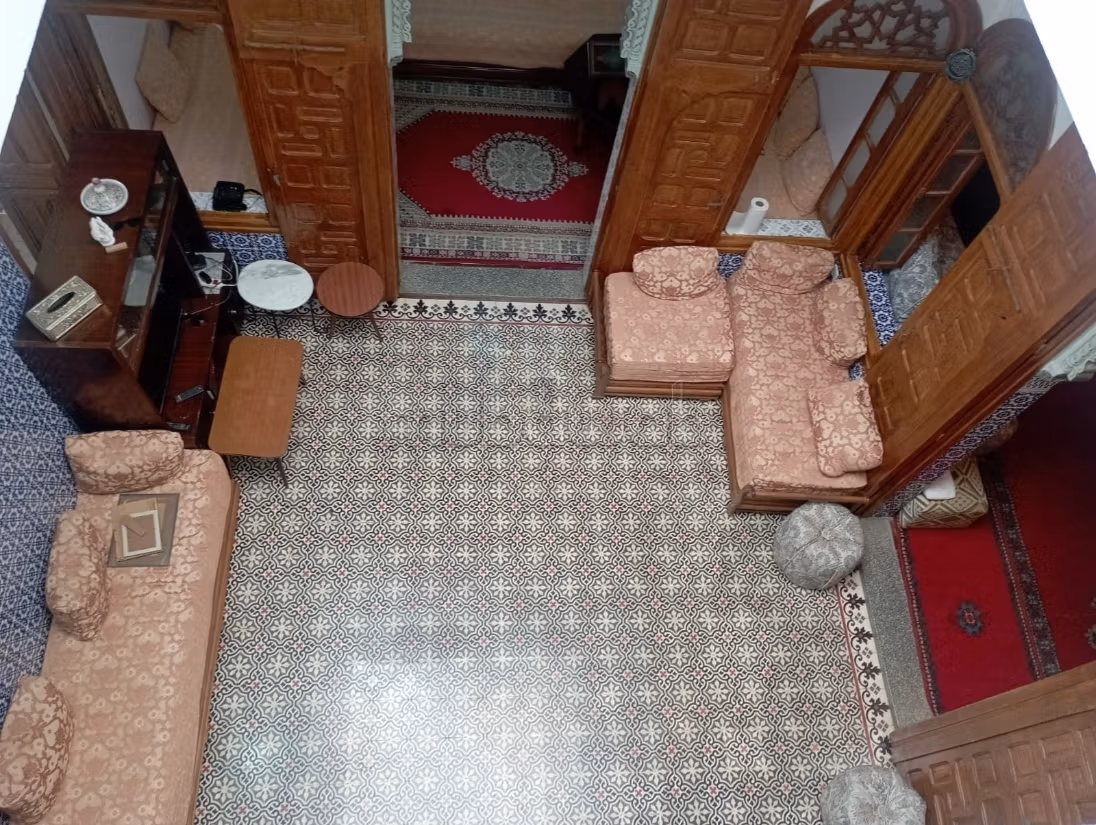 Vind je riad om te kopen in Medina. 9 comfortabele kamers. Goed ingericht