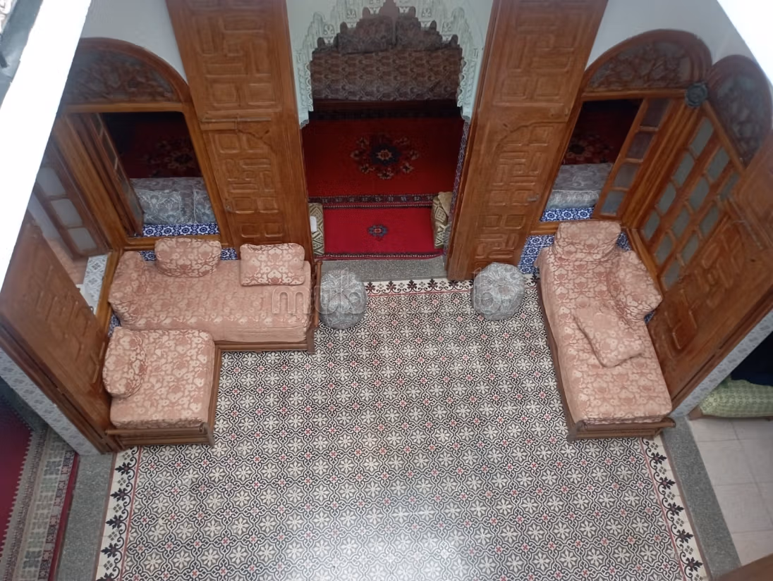 Vind je riad om te kopen in Medina. 9 comfortabele kamers. Goed ingericht